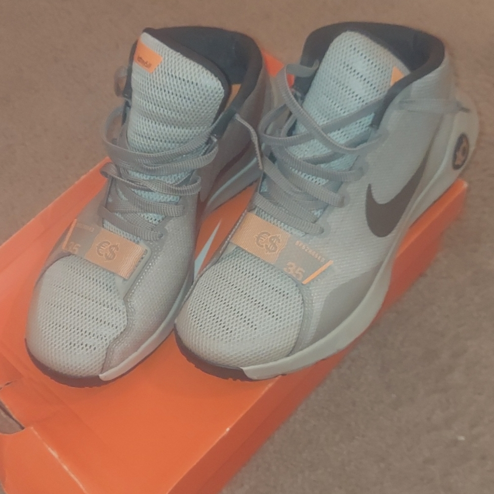 Nike - KD Trey5